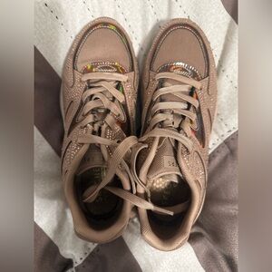 Sketchers Sz 8  sneakers